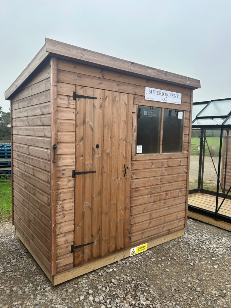 EX - DISPLAY BUILDING 
7X5 SUPERIOR PENT 
FREE DELIVERY AND FITTING